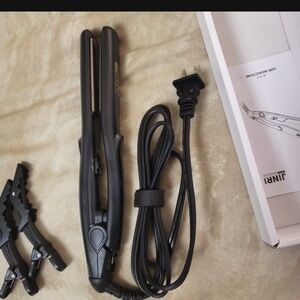 Black Hair Flat Iron Straightener with Clips